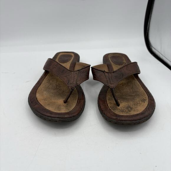 Born BOC Sandals Womens Size 8 Brown Thong Flip Flop Floral Embossed‎ - Picture 5 of 10